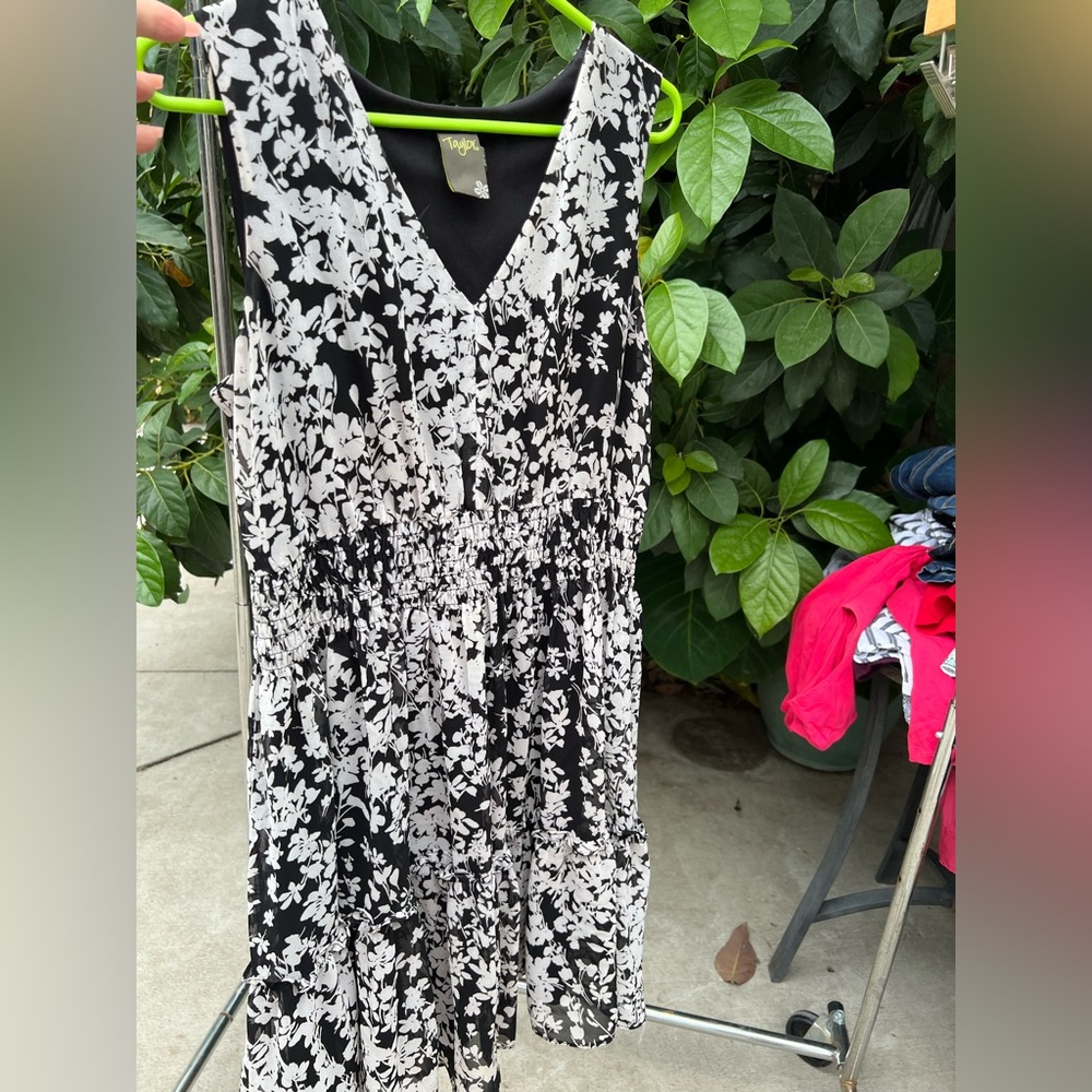 Taylor floral flowy dress
